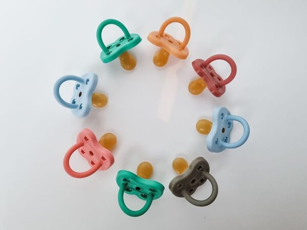Schnuller 2er-Pack - Naturkautschuk / Maya Blue + Thunder Grey / kiefergerecht / Stern & Mond + Ente – Bild 5