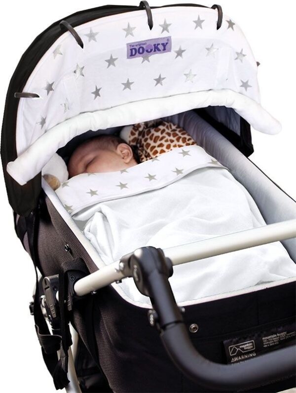 Dooky Universal Cover Design - Sonnenschutz für Kinderwagen / UPF 50+ / Silberne Sterne – Bild 3