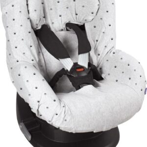 Dieser süße Autositzbezug hält den Kindersitz sauber.