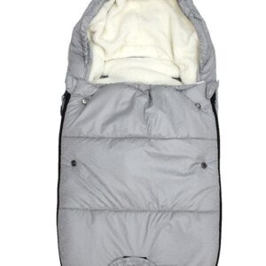 Mit diesem Footmuff ist ihr Baby an kalten Tagen bestens geschützt.