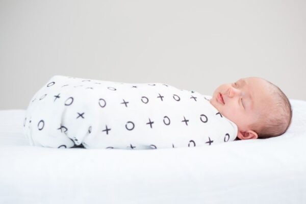 Bamboo Swaddle Mulltuch (modern collection) - Black Messy Stripe – Bild 3
