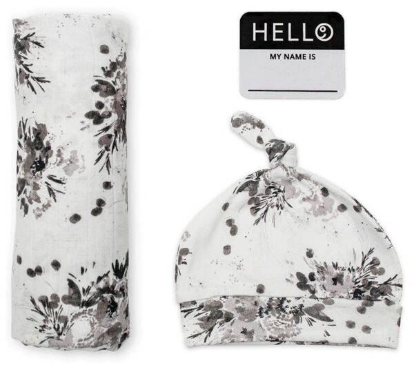 Set Mützchen + Mulltuch + Fotosticker + Baumwolle / Black Floral