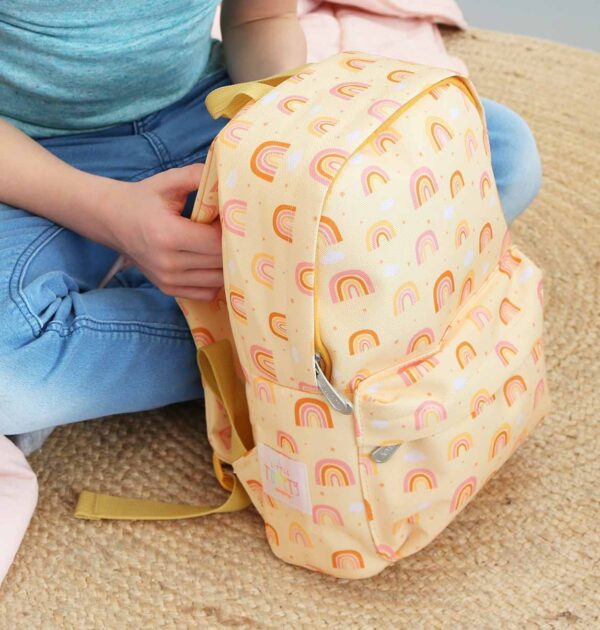 Kleiner Rucksack / Regenbogen – Bild 4