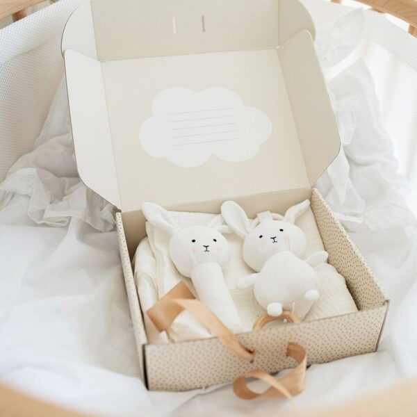 Geschenkset mit Babydecke/Spieluhr/Rassel Bunny / Weiß – Bild 5