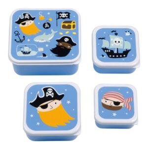 Vier verschiedene Boxen mit Piratenmotiven für bunte Snacks die ihre Abenteurer bei Laune halten.