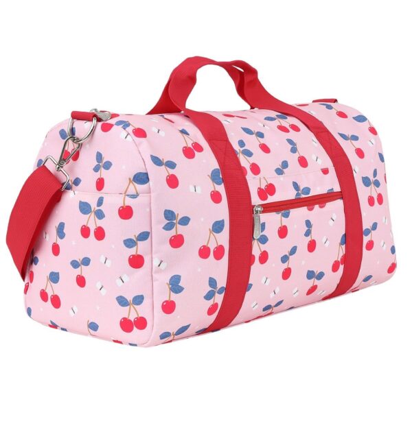 Mit der Reisetasche "Kirschen" haben ihre Kleinen alles für die Reise dabei.